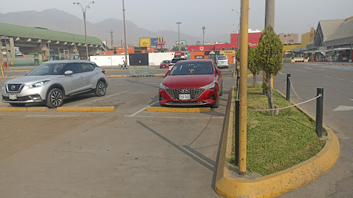 ESTACIONAMIENTO LOS PORTALES METRO