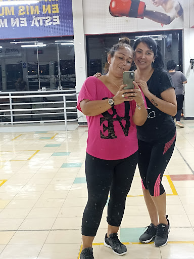 Gimnasio Curvas & Fitness