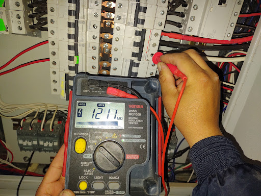 Técnico electricista Jota